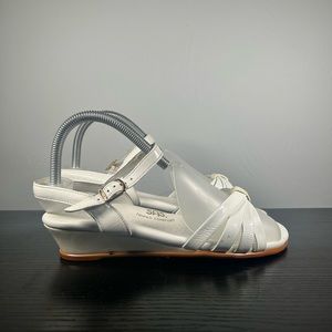 SAS White Leather Sandals Tripad Comfort Strappy Sandals size 7.5